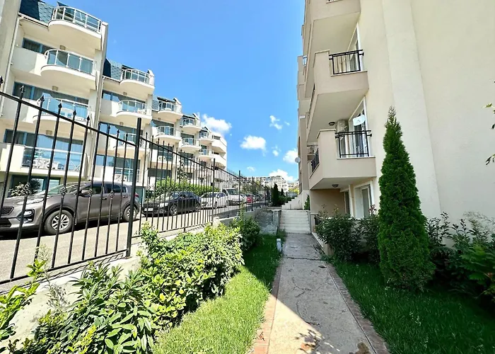 Ipanema - Menada Апартаменты *